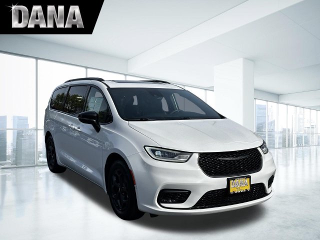 2024 Chrysler Pacifica PHEV Select