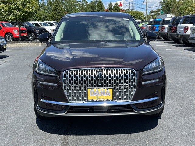 2023 Lincoln Corsair Standard photo 2