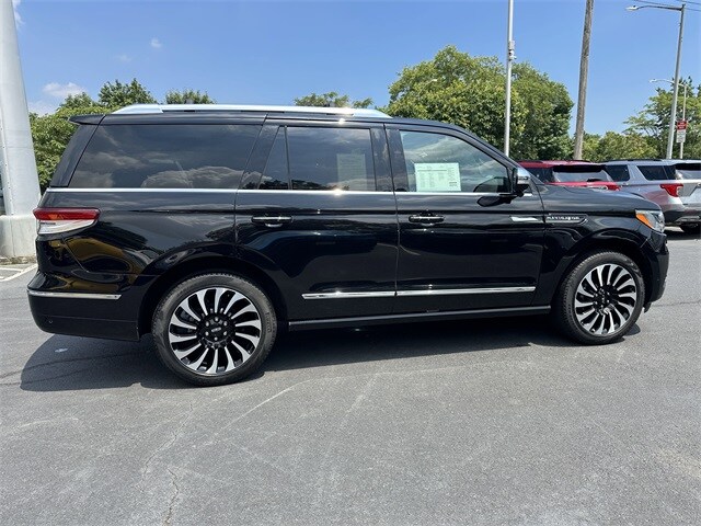 2023 Lincoln Navigator Black Label photo 4
