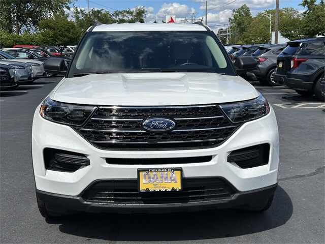 2024 Ford Explorer XLT photo 2