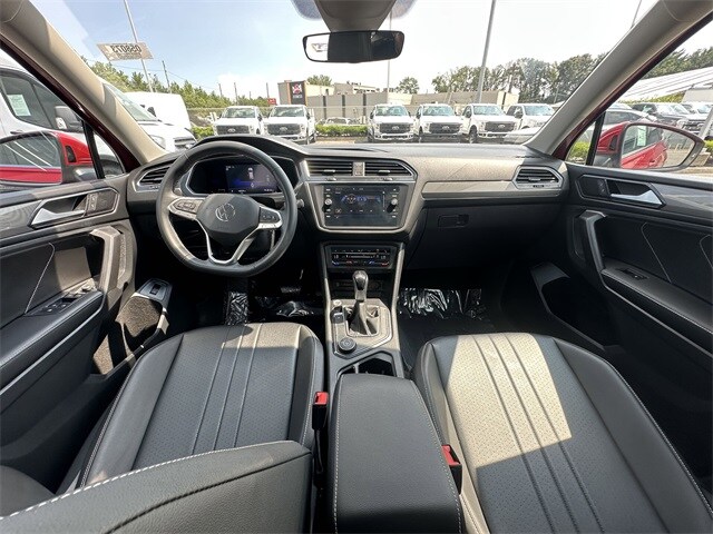 2022 Volkswagen Tiguan SE photo 3