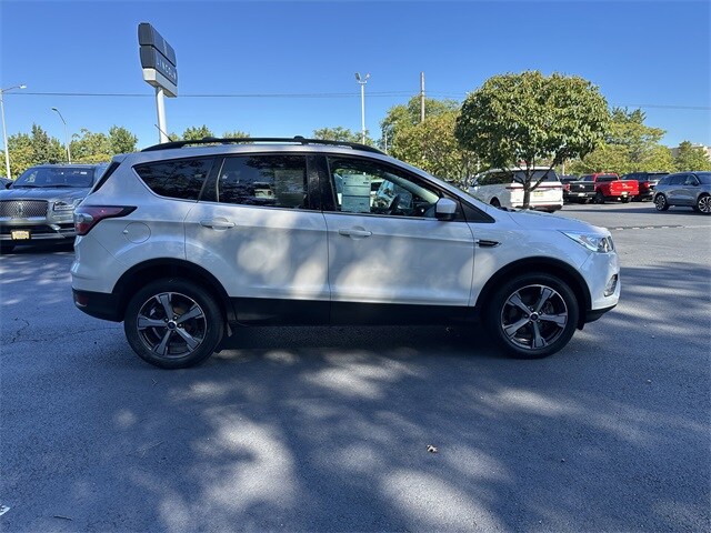 2017 Ford Escape SE photo 4