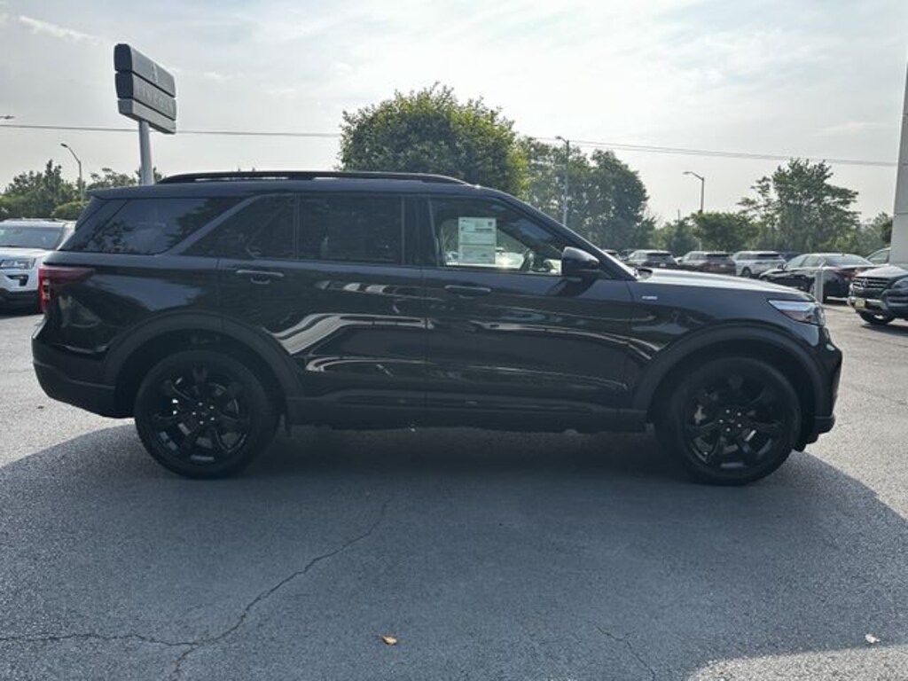 Certified 2023 Ford Explorer ST-Line SUV