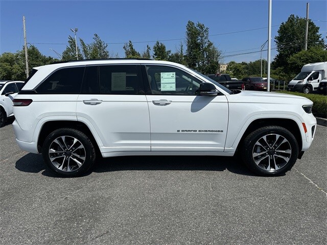 2022 Jeep Grand Cherokee Overland photo 4