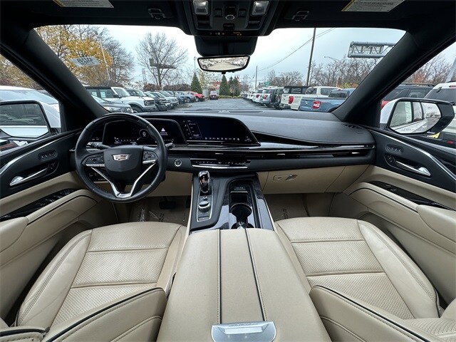 2023 Cadillac Escalade ESV Premium Luxury photo 3