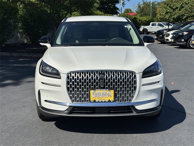 2024 Lincoln Corsair Premiere photo 2
