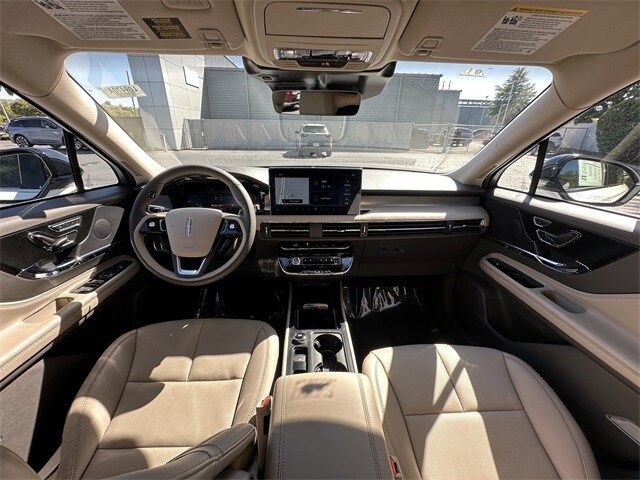 2024 Lincoln Corsair Premiere photo 3