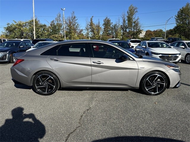 2023 Hyundai Elantra N Line photo 3