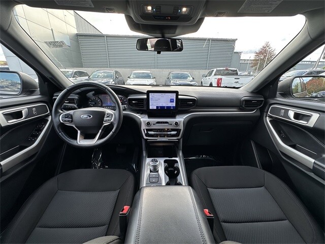 2022 Ford Explorer XLT photo 3