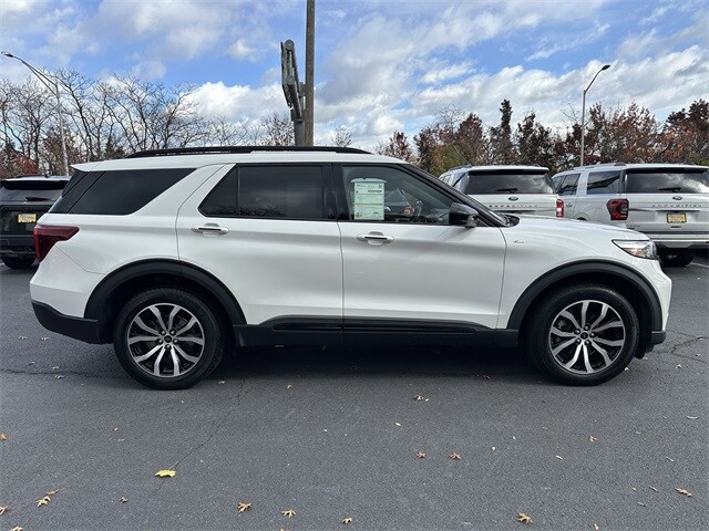 2022 Ford Explorer ST-Line photo 3