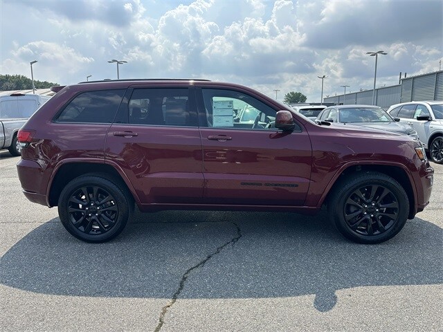 2020 Jeep Grand Cherokee Altitude photo 4