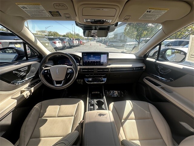 2024 Lincoln Corsair Premiere photo 3