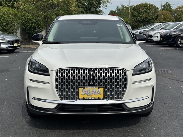 2023 Lincoln Corsair Standard photo 2