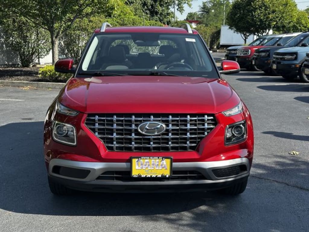 Used 2023 Hyundai Venue SEL SUV
