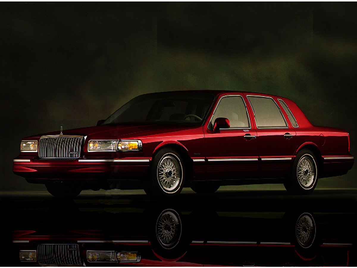 Used 1997 Lincoln Town Car Signature Sedan