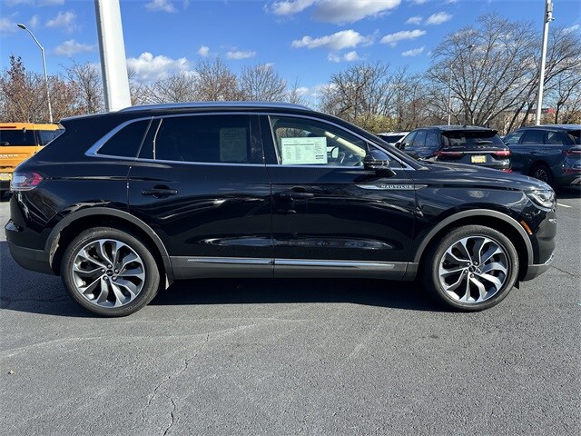 2022 Lincoln Nautilus Reserve photo 4