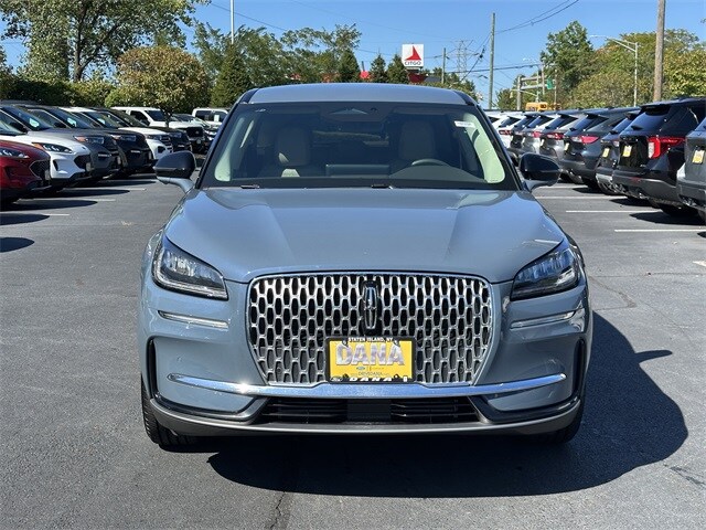 2024 Lincoln Corsair Premiere photo 2