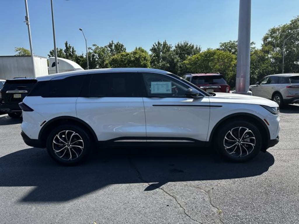Certified 2024 Lincoln Nautilus Premiere SUV