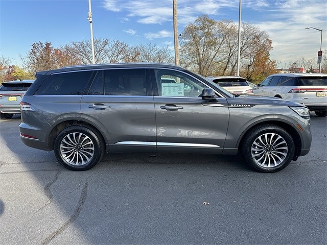 2024 Lincoln Aviator Premiere photo 2