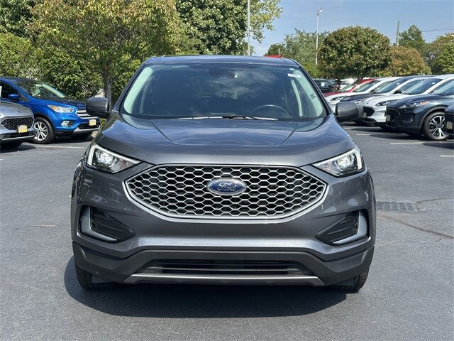 2024 Ford Edge SEL photo 2