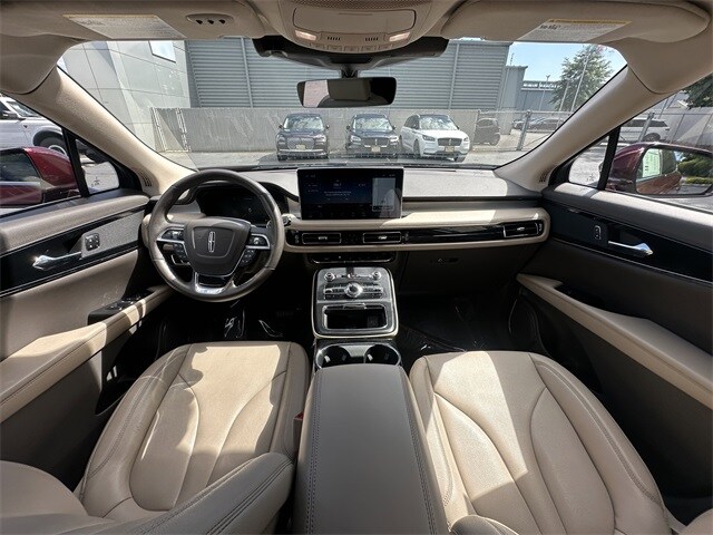 2023 Lincoln Nautilus Standard photo 3
