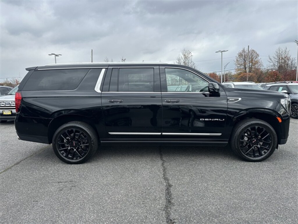 Used 2024 GMC Yukon XL Denali SUV