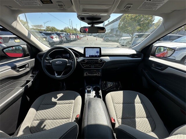 2022 Ford Escape SE photo 2