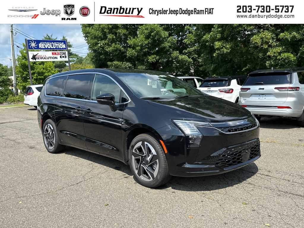 New 2027 Chrysler Pacifica LIMITED AWD Passenger Van