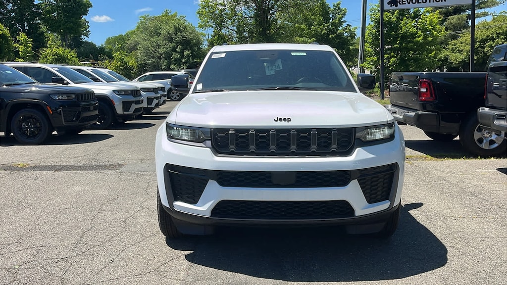 New 2026 Jeep Grand Cherokee LAREDO ALTITUDE 4X4 Sport Utility