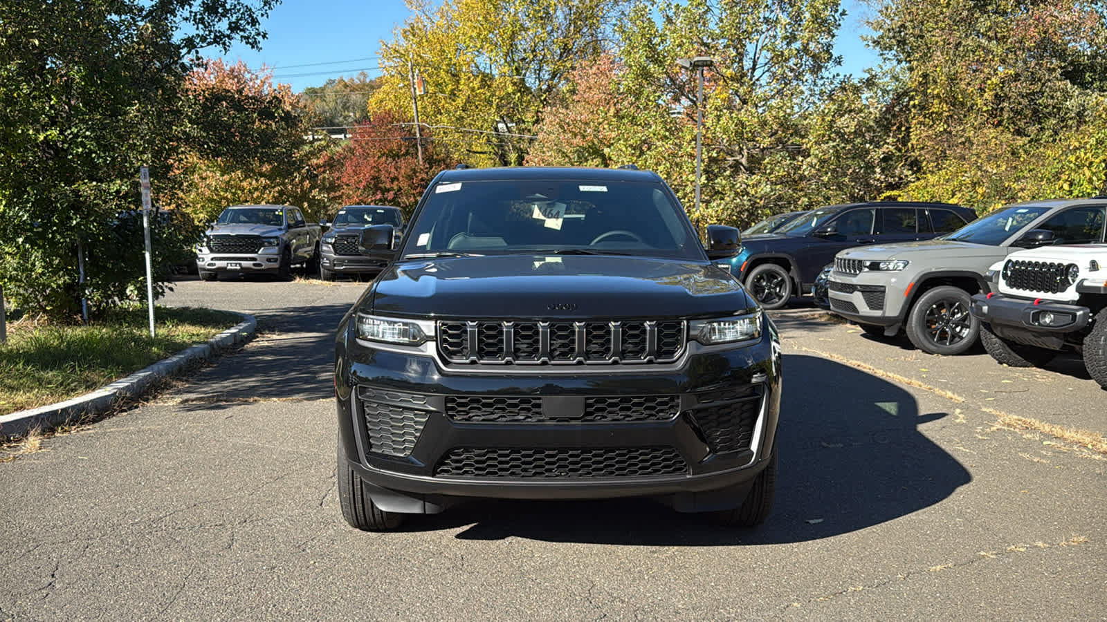 New 2027 Jeep Grand Cherokee L 3 Row LAREDO 4X4 Sport Utility