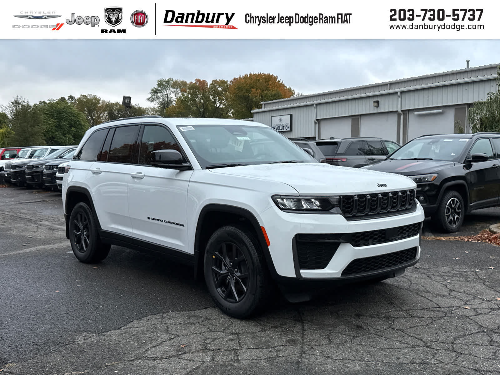 New 2027 Jeep Grand Cherokee 2 Row LAREDO 4X4 Sport Utility