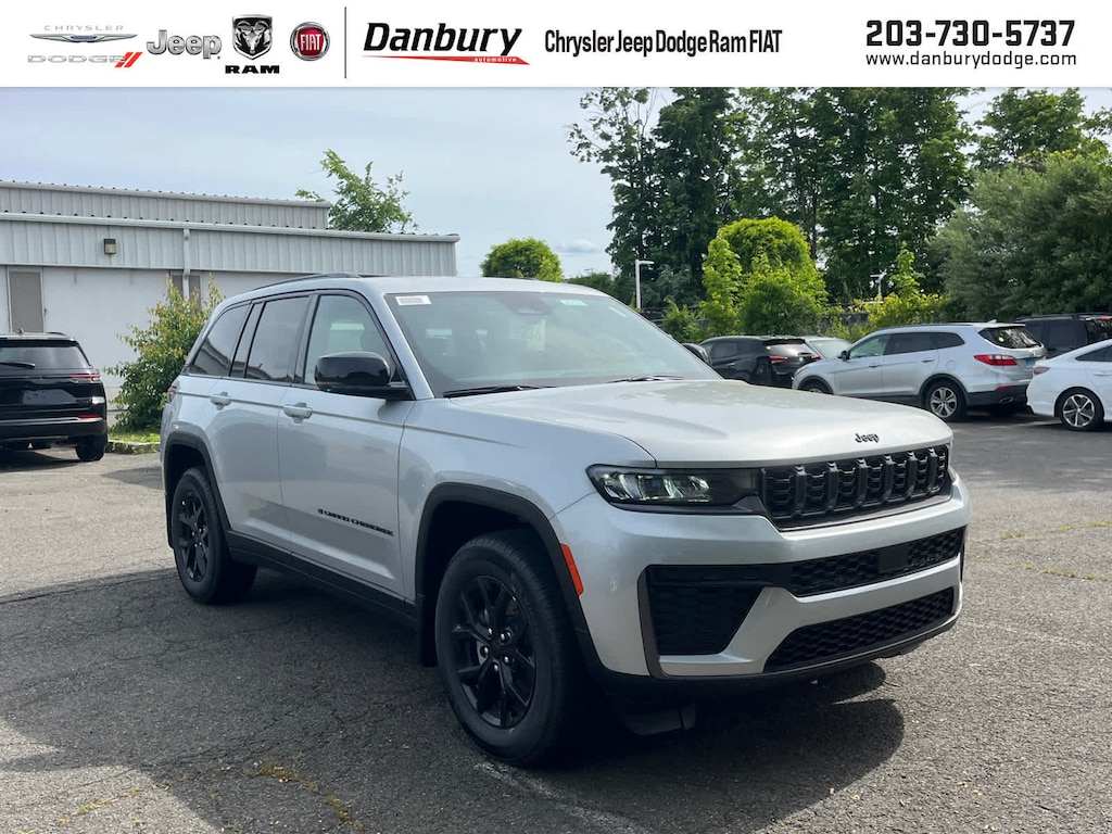 New 2026 Jeep Grand Cherokee LAREDO ALTITUDE 4X4 Sport Utility