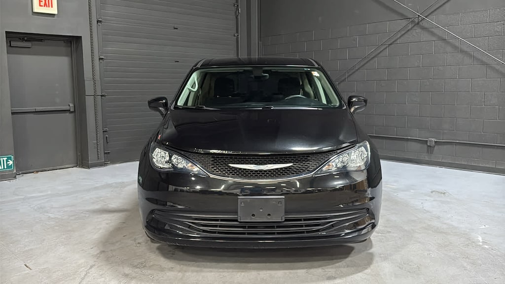 Used 2017 Chrysler Pacifica Touring Touring FWD