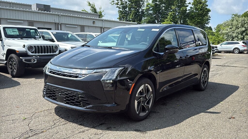 New 2027 Chrysler Pacifica LIMITED AWD Passenger Van