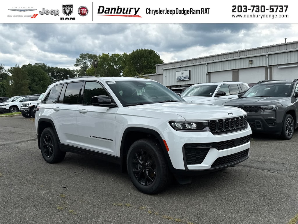 New 2026 Jeep Grand Cherokee LAREDO ALTITUDE 4X4 Sport Utility