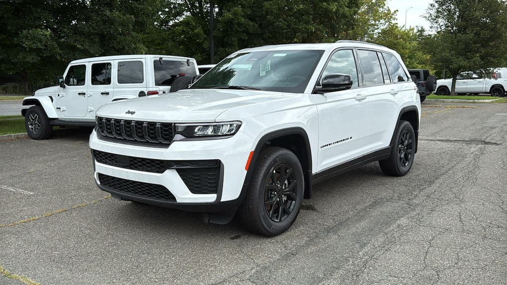 New 2026 Jeep Grand Cherokee LAREDO ALTITUDE 4X4 Sport Utility