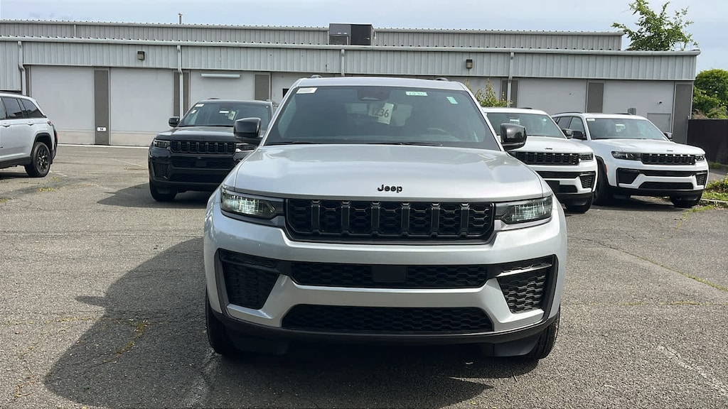New 2026 Jeep Grand Cherokee LAREDO ALTITUDE 4X4 Sport Utility