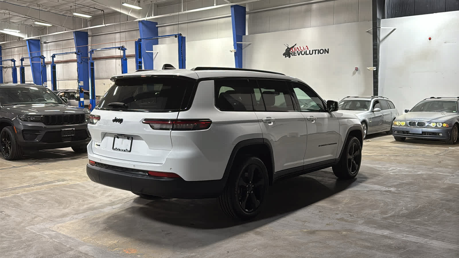 Used 2023 Jeep Grand Cherokee L Altitude Altitude 4x4
