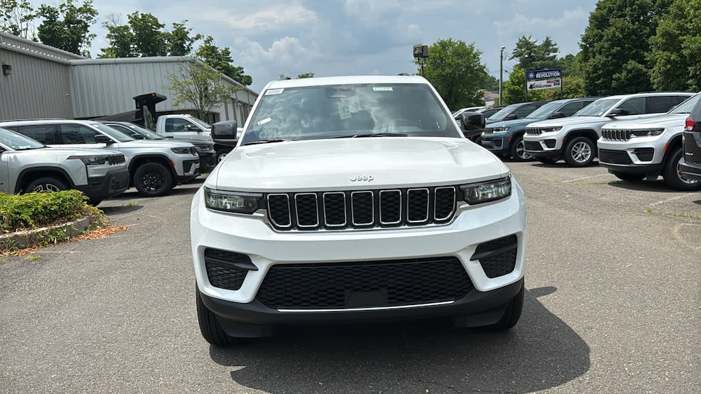 New 2026 Jeep Grand Cherokee LAREDO X 4X4 Sport Utility