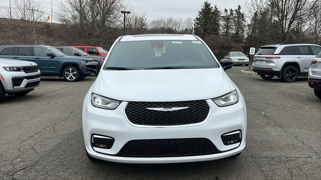 New 2026 Chrysler Pacifica SELECT AWD Passenger Van