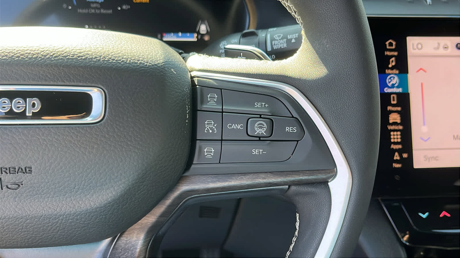 2026 Jeep Grand Cherokee Laredo - Photo 13