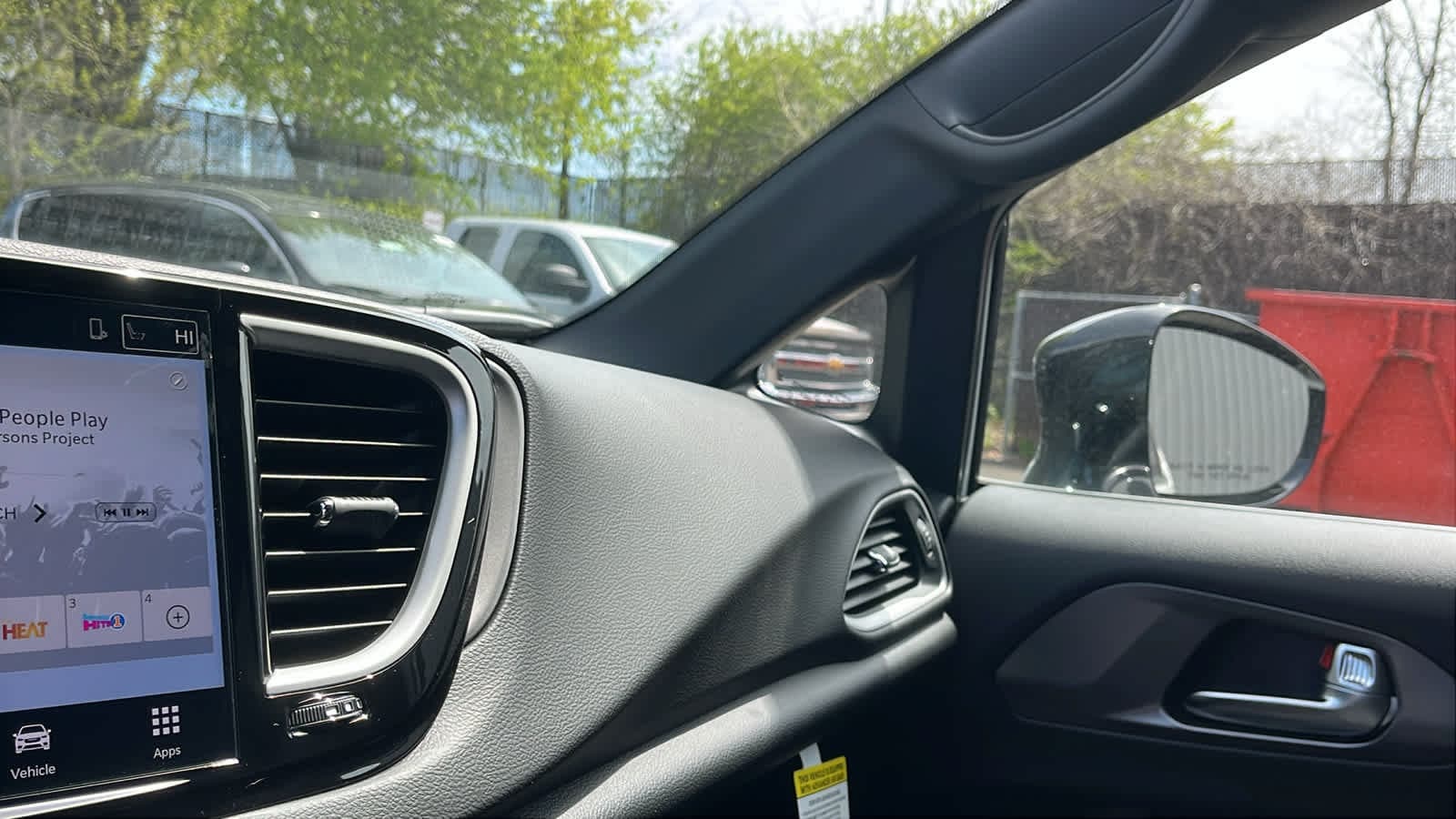 2026 Chrysler Voyager LX - Photo 19