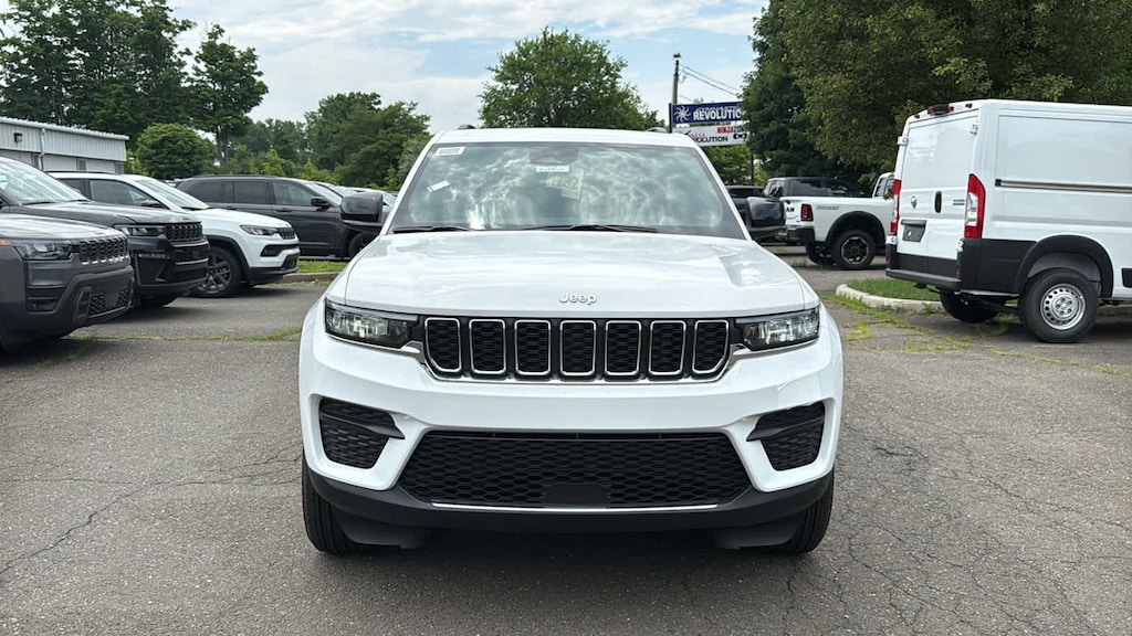 New 2026 Jeep Grand Cherokee LAREDO X 4X4 Sport Utility