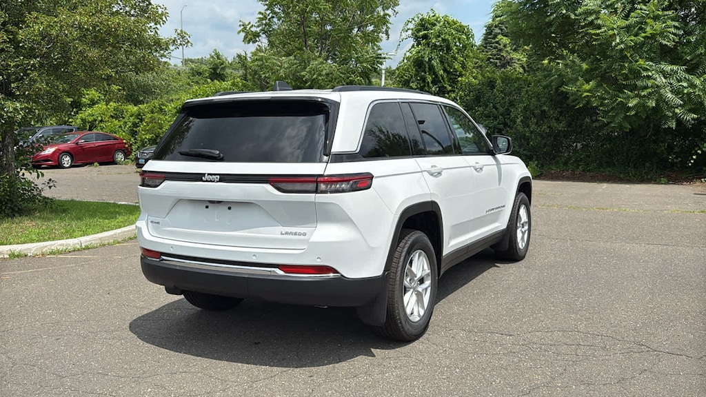 New 2026 Jeep Grand Cherokee LAREDO X 4X4 Sport Utility