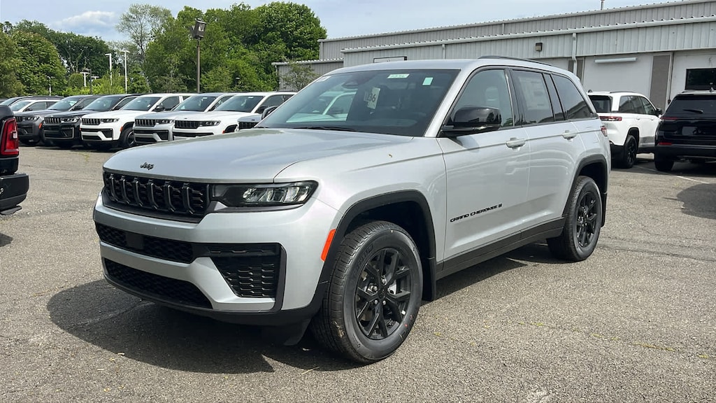 New 2026 Jeep Grand Cherokee LAREDO ALTITUDE 4X4 Sport Utility