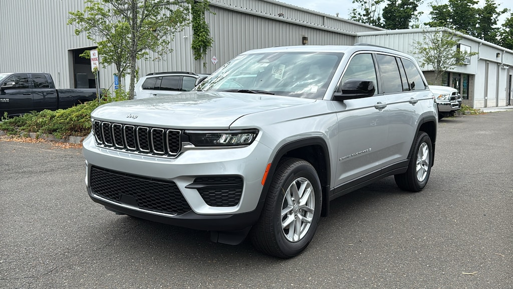 New 2026 Jeep Grand Cherokee LAREDO X 4X4 Sport Utility