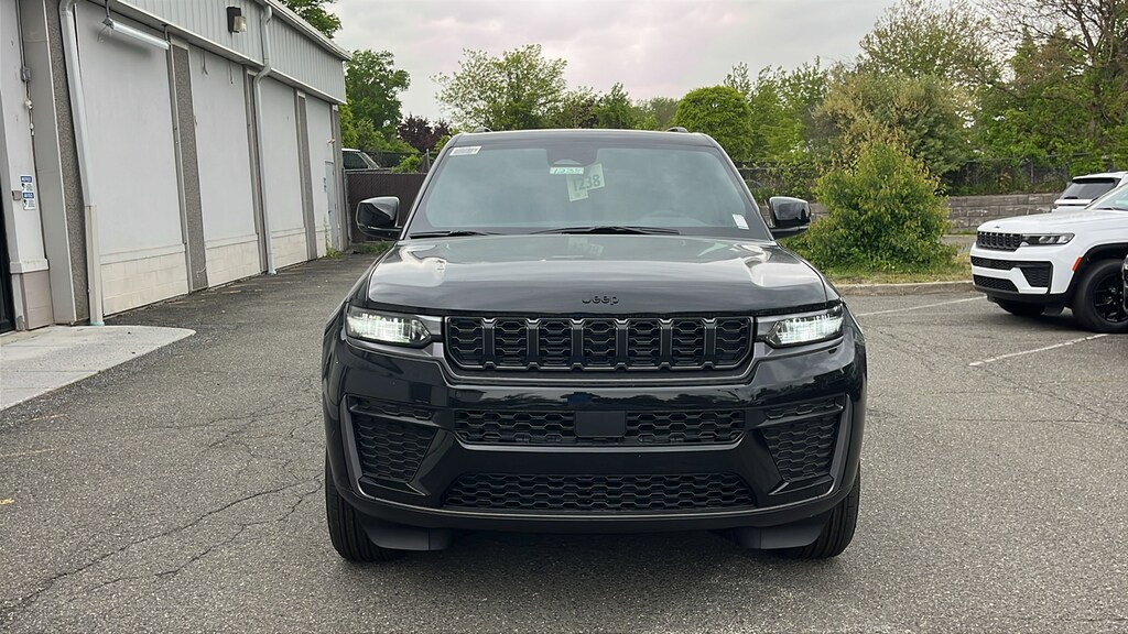 New 2026 Jeep Grand Cherokee LAREDO ALTITUDE 4X4 Sport Utility