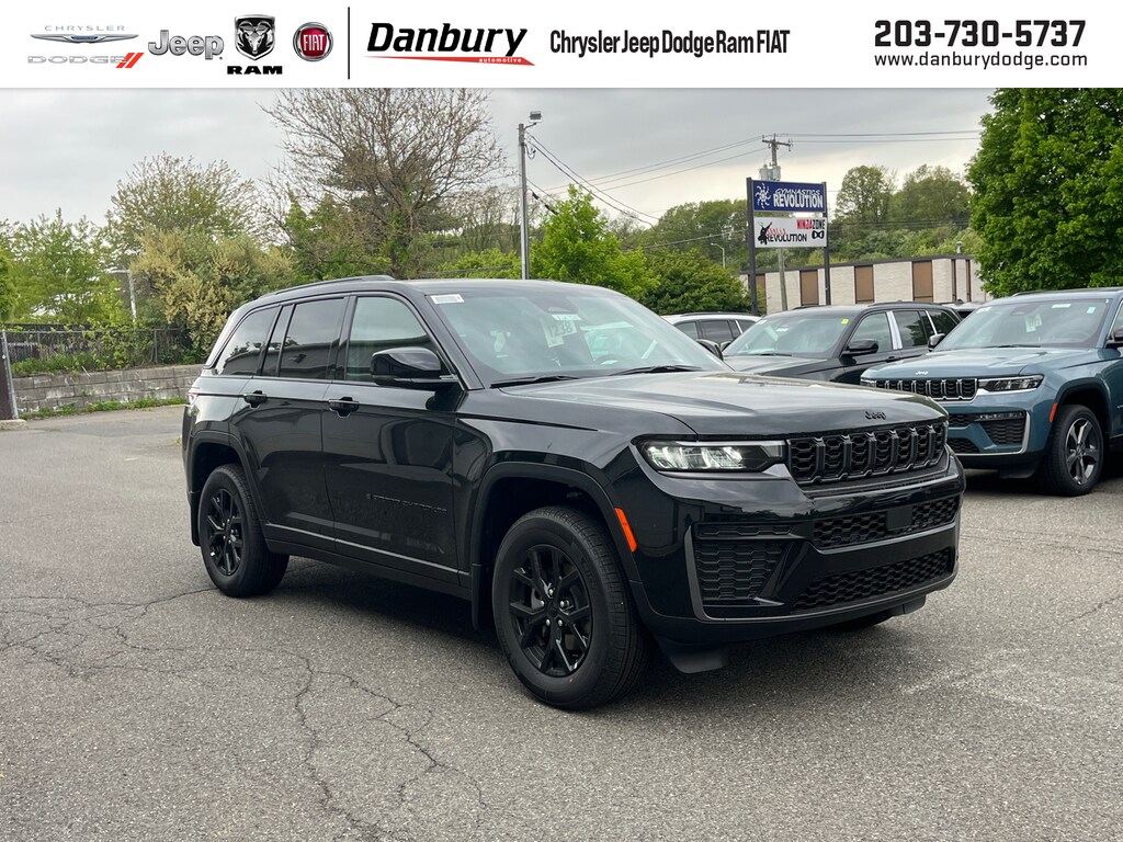 New 2026 Jeep Grand Cherokee LAREDO ALTITUDE 4X4 Sport Utility