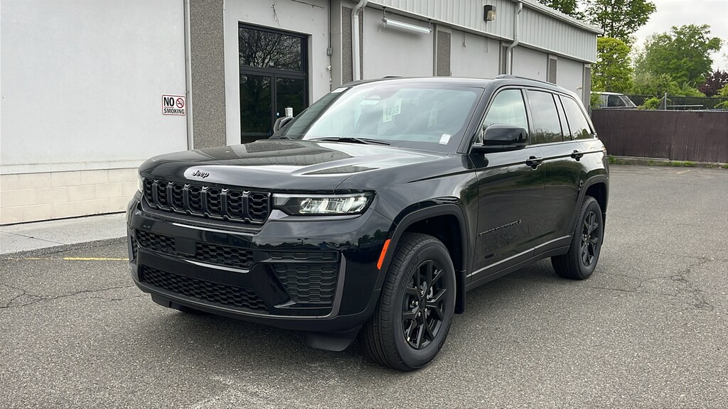 New 2026 Jeep Grand Cherokee LAREDO ALTITUDE 4X4 Sport Utility
