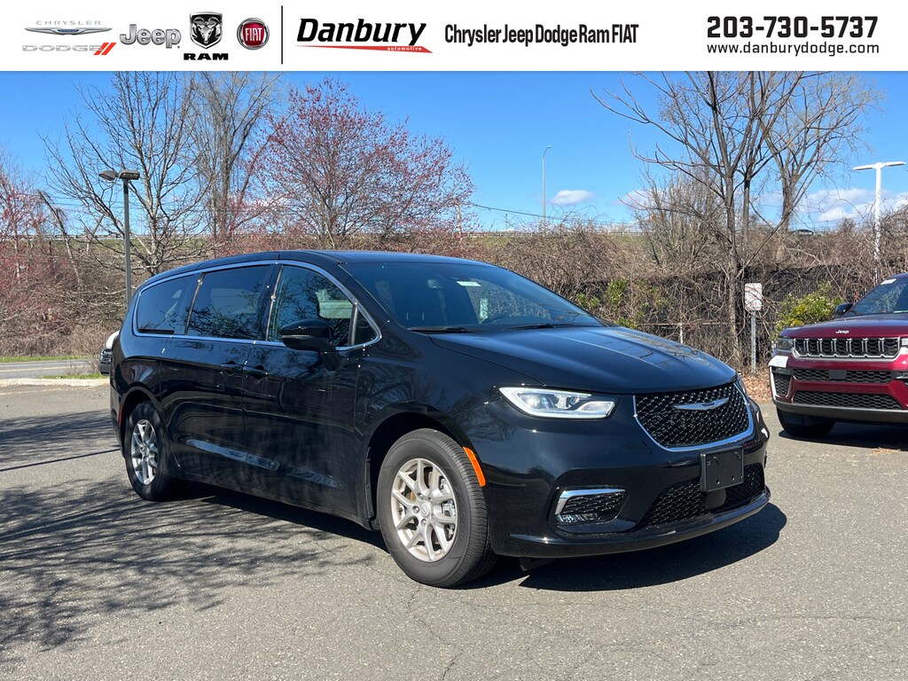 New 2026 Chrysler Pacifica SELECT Passenger Van